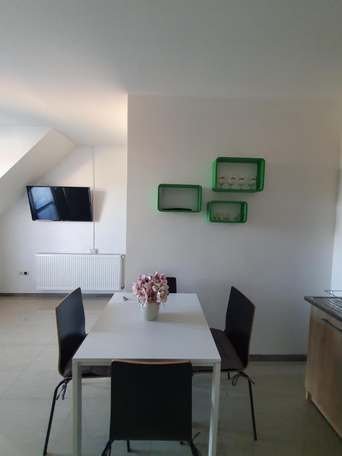 Lexi Family Apartman Hajduszoboszlo Exterior photo